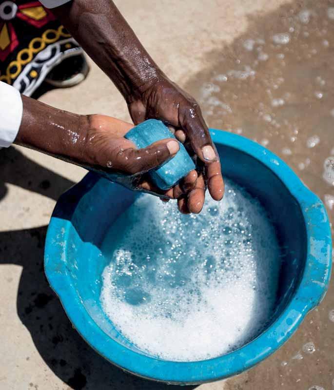 Prioridades e realidades do sector de água e saneamento em Angola em 217 O PND 213-217, que se encontra no seu último ano de execução, estabelece um número de indicadores específicos relacionados com