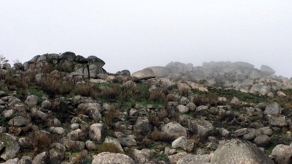 7. Caos de Blocos O Caos de Blocos é uma paisagem geológica característica do granito e das rochas granitóides.