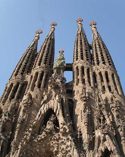 A Catedral da Sagrada Família, de Antoni Gaudí,