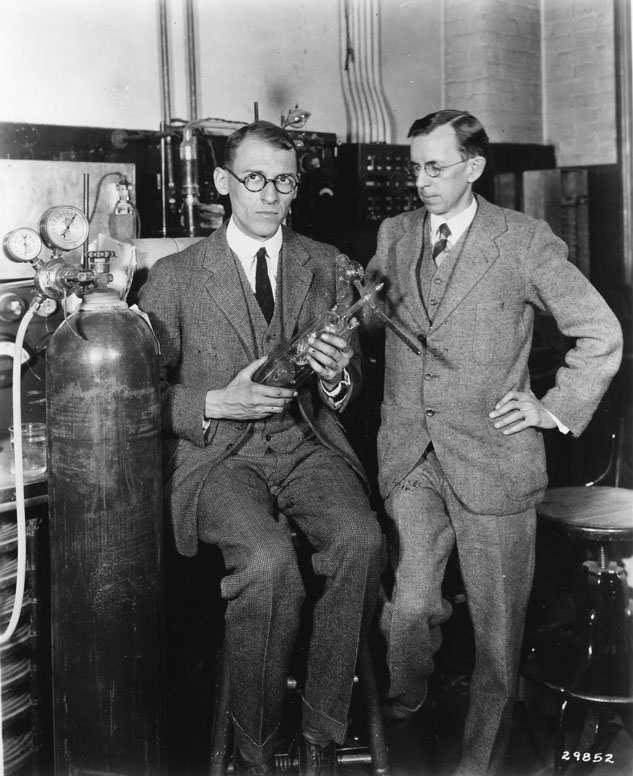 As comprovações experimentais de Broglie foram obtidas em 1927 por C.J Davidson e L.