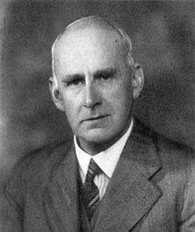 A Geometria da Relatividade 65 Figura 39: Sir Arthur Eddington.