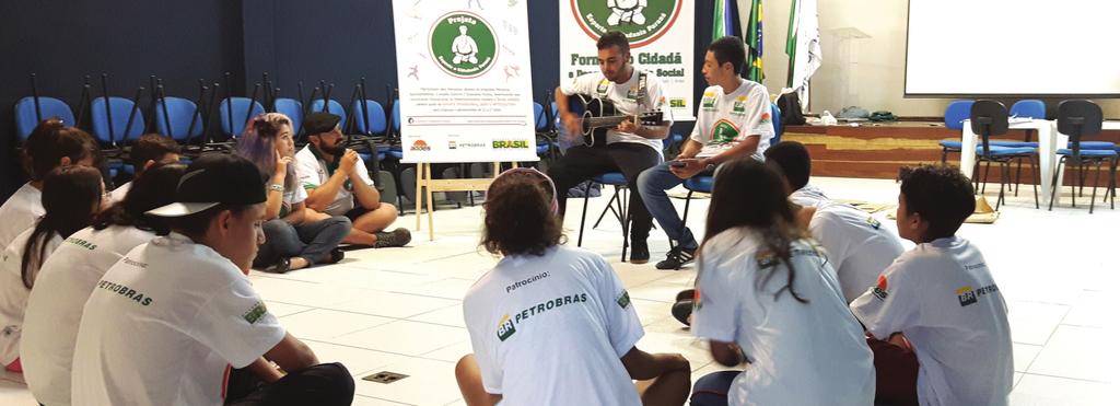 INFORMATIVO 06 Arte e Cultura A lém das artes marciais, os participantes do projeto Esporte e Cidadania Paraná possuem aulas de Arte e Cultura semanalmente.