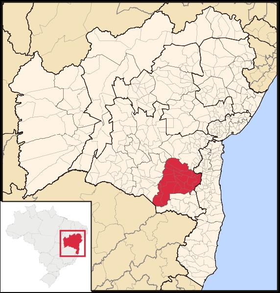 197 O desenvolvimento da cidade também é atestado pelos índices econômicos e sociais. O IDE - Índice de Desenvolvimento Econômico subiu do 11º lugar no ranking baiano, em 1996, para 9º, em 2000.