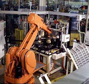 Áreas de aplicação das TIC Controlo e automação Robótica A robótica é a área que estuda o desenvolvimento de sistemas electromecânicos (robôs) nos quais intervêm meios e processos informáticos.