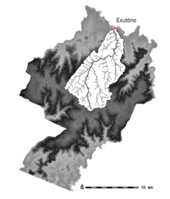 de latitude sul e entre os meridianos 51º 50 e 52º 06 de latitude oeste (figura 1).