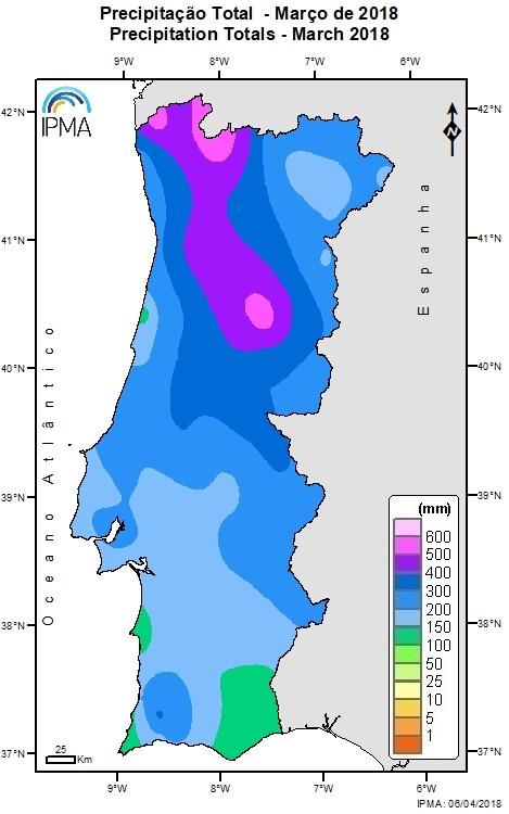 Variabilidade espacial Na Figura 9 apresenta-se a distribuição espacial da precipitação total e respetiva percentagem em relação à média (97-000) em março.