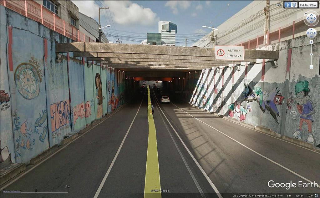 27 Figura 27 Fotografia da entrada do túnel sob a Av. Herculano Bandeira 2.4.6.