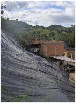 deve ser preparada com roçagem, remoção de arbustos e destocamento, deixando apenas gramíneas e vegetação rasteira.