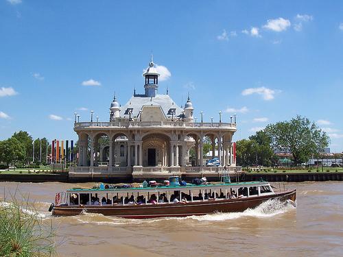 Valor por pessoa: U$D 162,00 DELTA DO TIGRE E RIO DA PRATA Valor por pessoa: U$D 48,00 ZOO E BASILICA DE LUJAN Passeio de dia inteiro com almoço em Tigre.