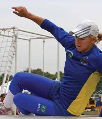 Sailor Simone Gomes de Lima during practice at the Admiral Adalberto Nunes Physical Education Center.