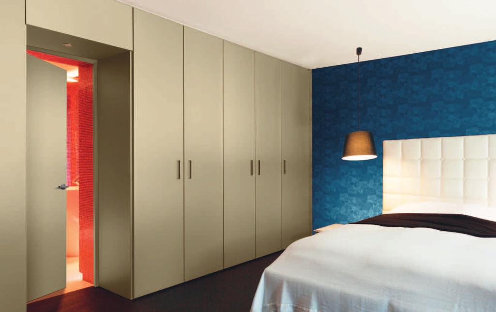 vhotels & Leisure Vicaima disponibiliza roupeiros customizáveis, com diversas modulações, designs e acabamentos que podem conjugar com as portas de interior.