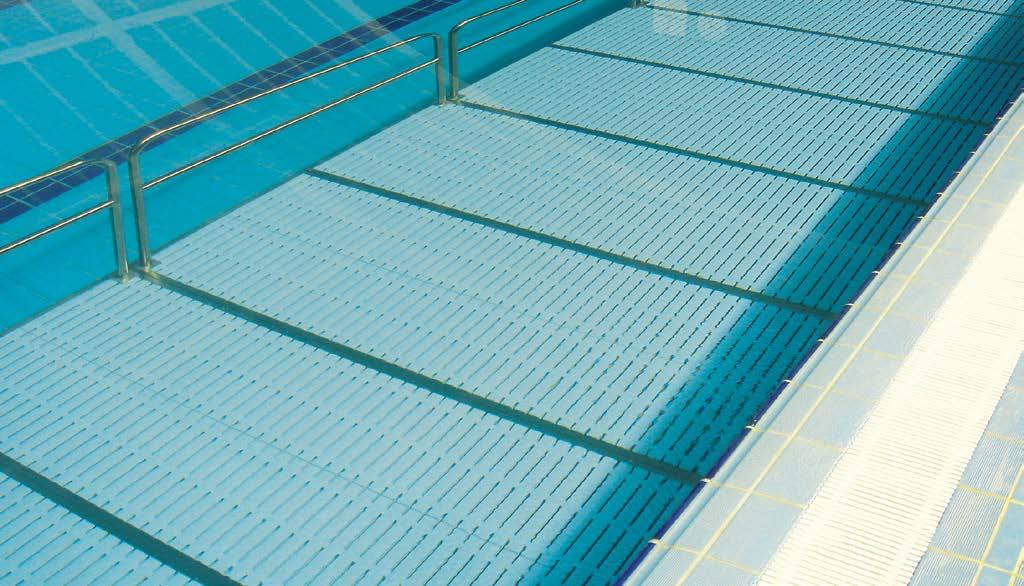 Plataforma para redução do fundo da piscina A plataforma amovível tem como objectivo reduzir a profundidade da piscina, para dar resposta ás diversas necessidades da mesma como por exemplo as aulas