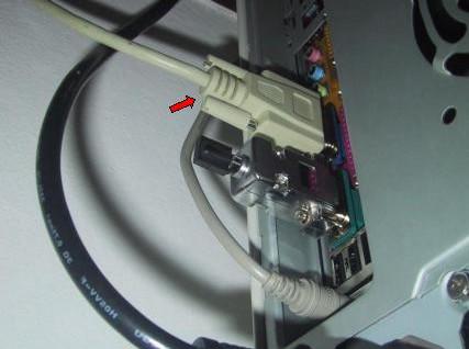 Conecte o cabo serial ao seu computador Certifique-se de que tudo esteja bem