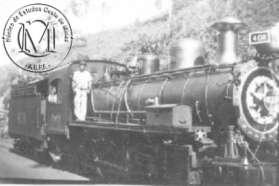 Nos bons tempos, quando a ferrovia era importante, a EFCB construiu uma ferrovia partindo de Governador Portela e indo até Barão de Vassouras onde já passava a linha de bitola larga da Central, que