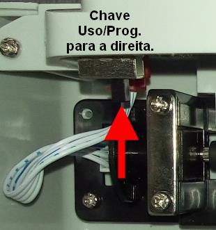 6.2 Modo de Programação Posicionando a chave de Programação para a direita, o Pontto 5 entrará em modo de configuração. O Pontto 5 possui 74 códigos de programação.