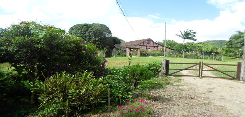 Figura 2 Vista de uma propriedade rural Fonte: Fotografia de Nelita Fabiana Moratelli O trabalho do registro do Kochkäse como patrimônio cultural e imaterial realizado na região do Médio Vale do