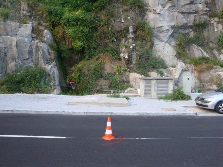 º km Na Avenida Gustavo Eiffel, 12 m depois do posto de recolha do lixo.
