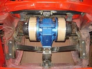 Mecânica Caixa de redução/motor: Dois motores: cada um actua numa das rodas Tensão (V) Corrente