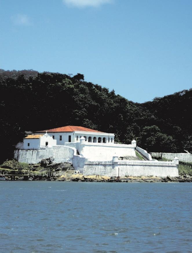 3 - -Fortaleza de Santo Amaro da Barra Grande (Guarujá / SP, 23º 59 '40 "S, 46º 18' 25" W): Construído a partir de 1584, quando Portugal e Brasil faziam parte da União Ibérica (1580-1640), foi