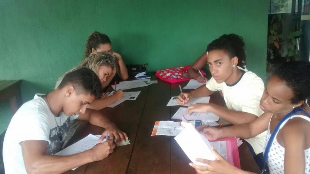 A Agência também realizou duas ações de empregos, uma no Núcleo do AfroReggae na Lapa e outra na comunidade de Vila Vintém, ambas em parceria com o Centro de Integração Empresa Escola (CIEE), para