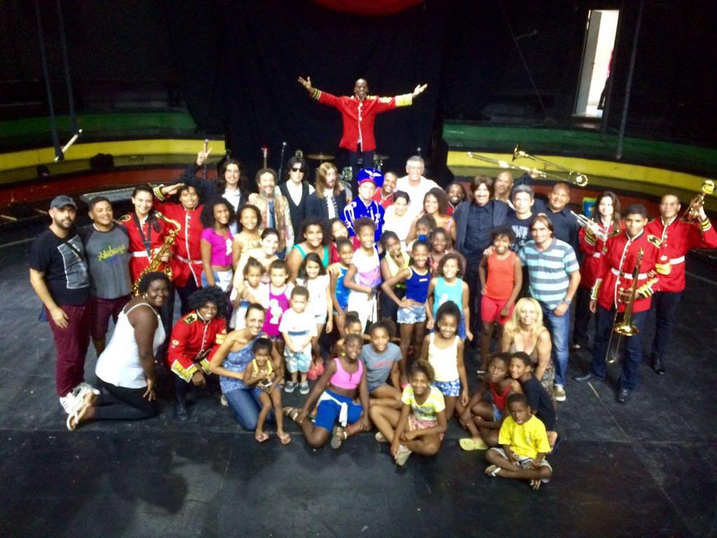 III GRUPOS ARTÍSTICOS Afro Circo No mês de abril o Afro Circo estreou o espetáculo Gênesis, o Mix da Criação, no Teatro Municipal Carlos Gomes da Prefeitura da Cidade do Rio de Janeiro (Ver item