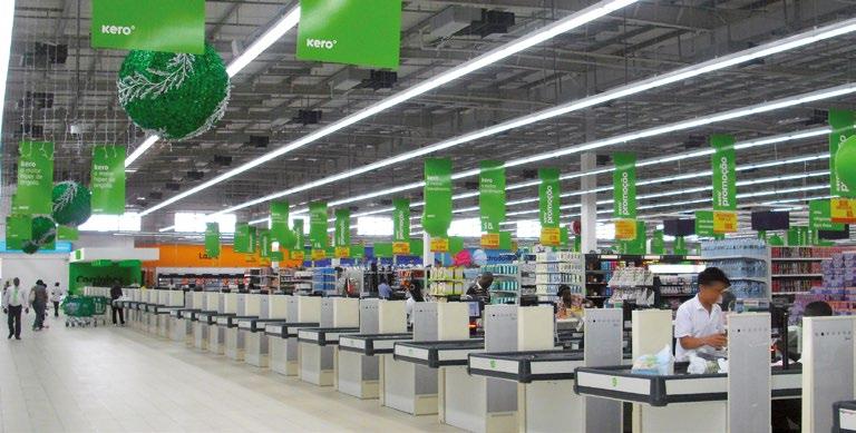 HIPERMERCADOS KERO KERO HYPERMARKETS / HYPERMARCHÉS Angola Para esta rede de hipermercados e supermercados a Casais Angola executou as seguintes unidades comerciais, perfazendo cerca de 37.