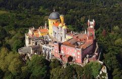 Dia 3 - Sintra / Cascais / Costa do Estoril Pequeno-almoço no hotel. Sintra é uma vila mágica perto de Lisboa que vale a pena visitar pelo menos uma vez na vida.