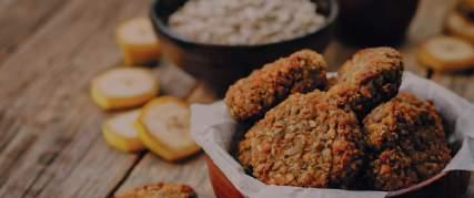 Biscoito de aveia e banana AVIPAE Bolo de banana MEAME 1 ¹/² xícara (chá) de farinha de trigo 1 colher (sopa) de fermento em pó 1 colher (chá) de sal 1 colher (sopa) de chocolate em