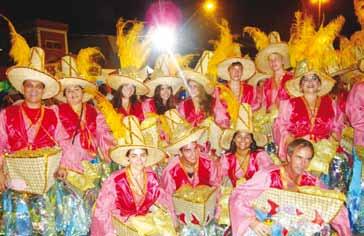 Programa de Intercâmbio de Jovens Os intercambistas participaram do Desfile na Escola de Samba Barreiros de Vitória, em 2011 OPrograma de Intercâmbio de Jovens (PIJ) recebeu os jovens em agosto e