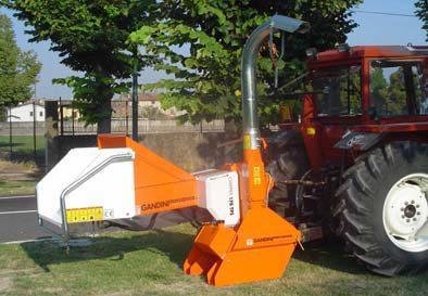 BIO TRITURADOR CHIPPER 170 CHIPPER 170 TPS 14 640,00 SUSPENSO AOS 3 PONTOS P.T.O. 540 rpm Potência do tractor 35 a 60 cv Boca 170x170 mm 2 rolos de alimentação com motores hidráulicos independentes