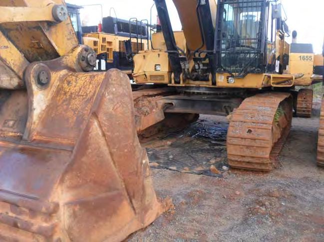 Este material deverá ser disposto num aterro para resíduos industriais. Foto 45: CCBM. Pátio de equipamentos desmobilizados.