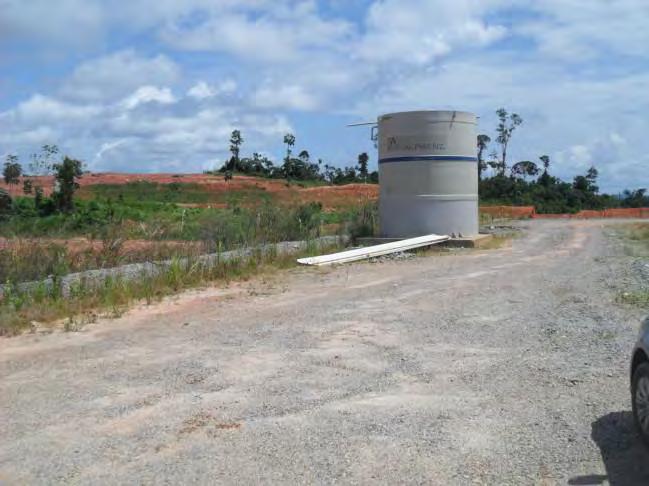 preservado. Os entulhos da demolição foram enterrados no próprio local. Foto 82: Andritz Alojamento.