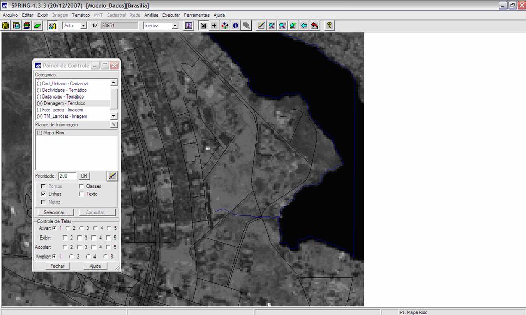 . Figura 5. Sobreposição dos planos de informação Mapa_rios e Mapa_vias sobre a imagem registrada.