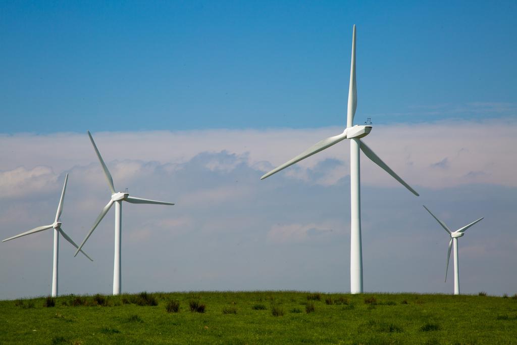 Entre os benelcios do Mercado Livre de Energia, o principal é a diminuição no custo de energia elétrica.