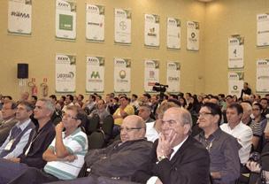 EVENTOS Fundação Meridional participa de importantes eventos do agronegócio brasileiro VII Congresso Brasileiro de Soja e Mercosoja 2015 Entre os dias 22 a 25 de junho, foi realizado no Centro Sul em