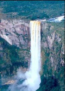 A Energia não pode ser criada nem destruída Vamos utilizar o exemplo da cachoeira.