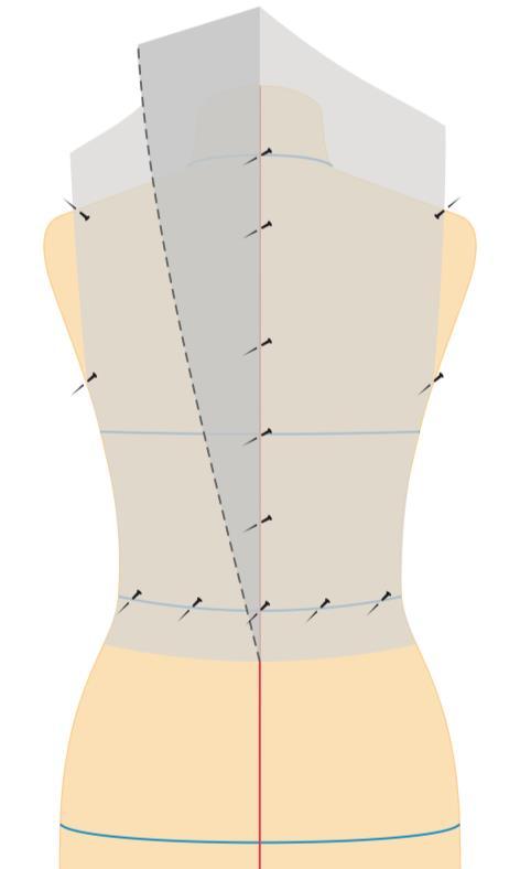 Figura 97: Montagem do Drapeado nas Costas no Manequim. 17.3.3 Montagem do Modelo na Frente 1. Para a frente prepare o tecido no viés ou no fio reto. 2.