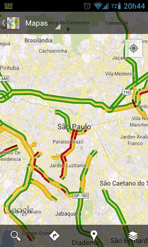 23 Figura 2 Google Maps exibindo em cores as ruas congestionadas. Caso seja utilizado em modo de navegação, é capaz de fornecer uma rota alternativa ao encontrar um congestionamento.