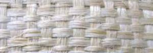 129 O tecido plano basket é uma variação do tecido plano, e, para efeito de comparação de gramaturas, foi o tipo de tecido utilizado para a fibra de vidro e a fibra de juta.