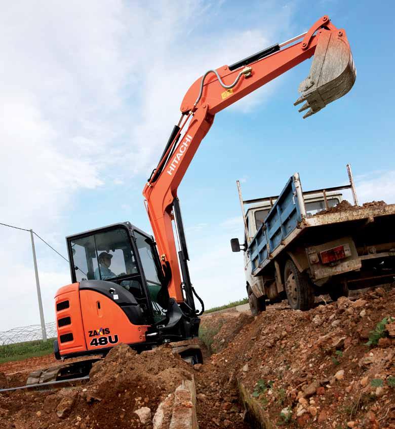 ZX48U-5 EFICIÊNCIA OPERACIONAL À semelhança dos outros modelos ZAXIS, a nova geração de mini-escavadoras faz a fusão de duas realidades aparentemente opostas: mais produtividade com menos custos