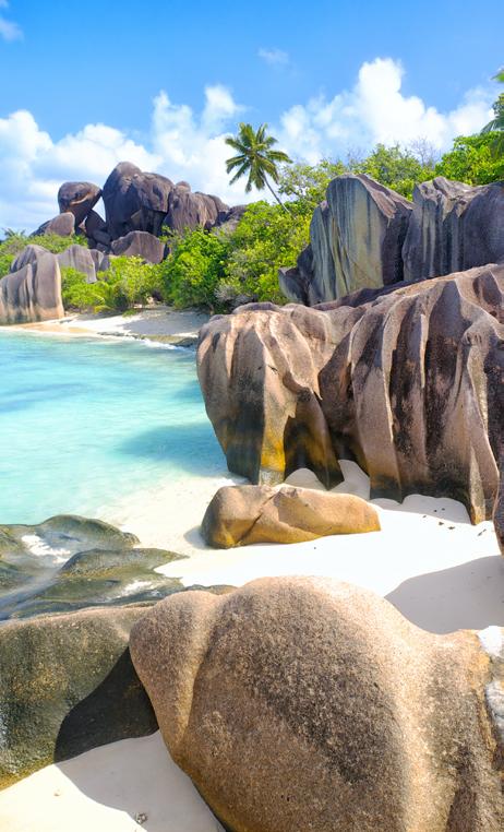 La Digue ATRAÇÕES A ilha de La Digue é o lar de uma das mais famosas praias seychellois, a magnífica Anse Source d Argent, de águas cristalinas e repleta de rochas graníticas que compõem um cenário