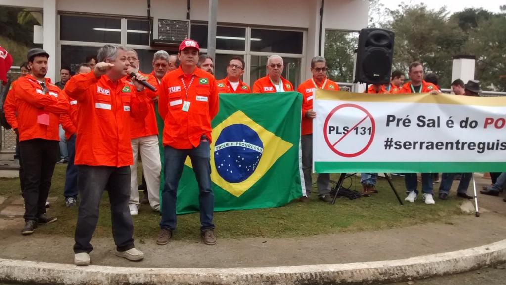 Boletim Sindipetro-PE/PB Ano 11 nº 06 17/04/2015 - Sindicato denuncia Petrobras ao Ministério Público do Trabalho-MPT/PE: Denuncia de irregularidade no contrato na execução do contrato entre