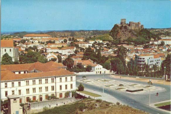 Zona B Zona a manter de acordo com a delimitação da ARU aprovada em 30 04 2015 Figura 01 vistas do Largo do Município, atualmente Largo da República O Largo da República, inicialmente designado por