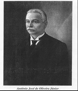 O Patrono Projeto Educativo 2016-2019 Comendador António José de Oliveira Júnior (1864-1935) António José de Oliveira destacou-se pelo seu perfil humanitário e pela sua ação pioneira na indústria.