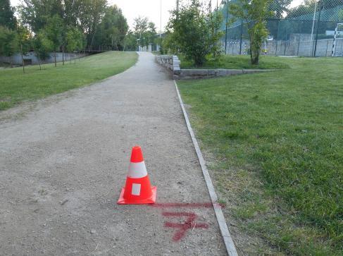 LOCALIZAÇÃO dos km 7º, 8º, 9º e 10º 7º km No caminho de terra batida existente no Parque da