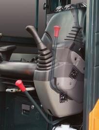 A Série 9 da Hyundai proporciona um interior de cabina melhorado e mais espaço de arrumação para minimizar o stress do operador.