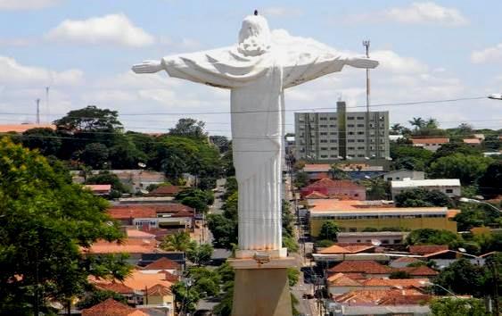 45 4. RESULTADOS E DISCUSSÃO O presente capítulo aborda os resultados obtidos com a prática de pesquisa, bem como possíveis discussões pleiteadas em consonância ao tema.