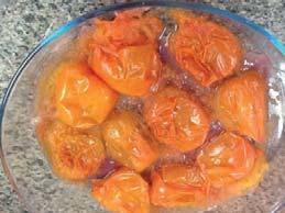 A função Tomate Seco permite desidratar 500g de tomates (aproximadamente 4 a 5 tomates grandes).
