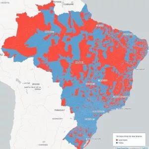 cerca de 60% dos domicílios brasileiros não eram cobertos por redes de banda larga capazes de oferecer serviços com 30 Mb/s ou mais de download