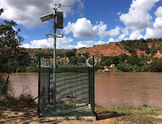 MONITORAMENTO DA ÁGUA NÚMEROS 22 estações automáticas de monitoramento 80 parâmetros físicos, químicos e biológicos de água e sedimentos 92 pontos de monitoramento distribuídos no rio Doce e na zona